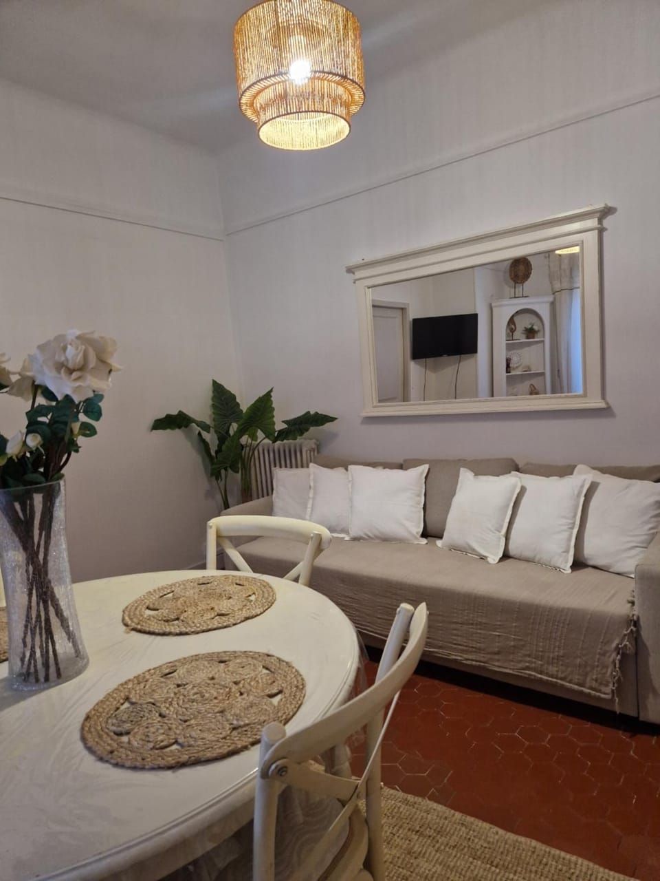 TV and multimedia, Living room, Seating area
