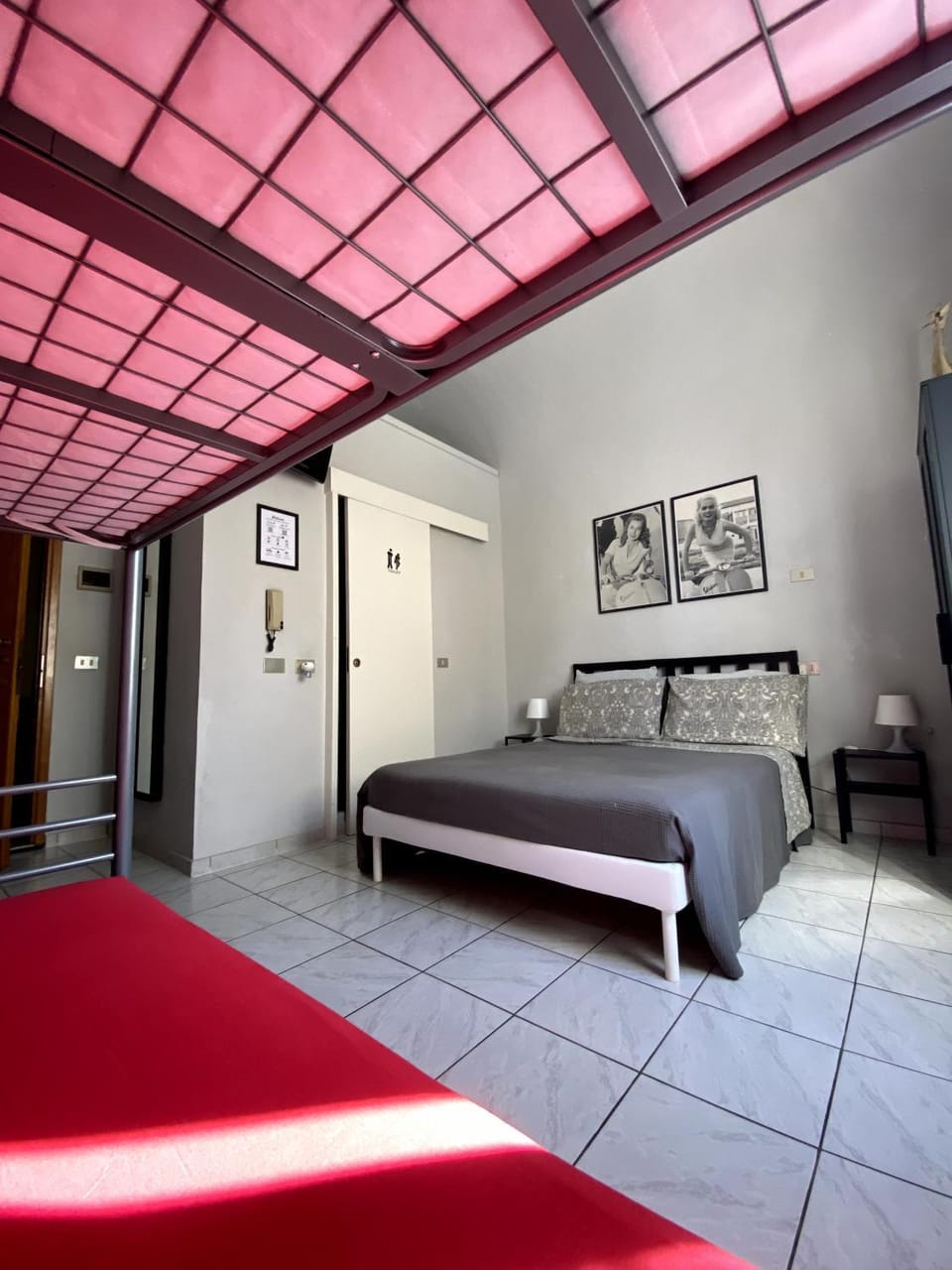 Bed, Bathroom, Photo of the whole room, Bedroom, bunk bed