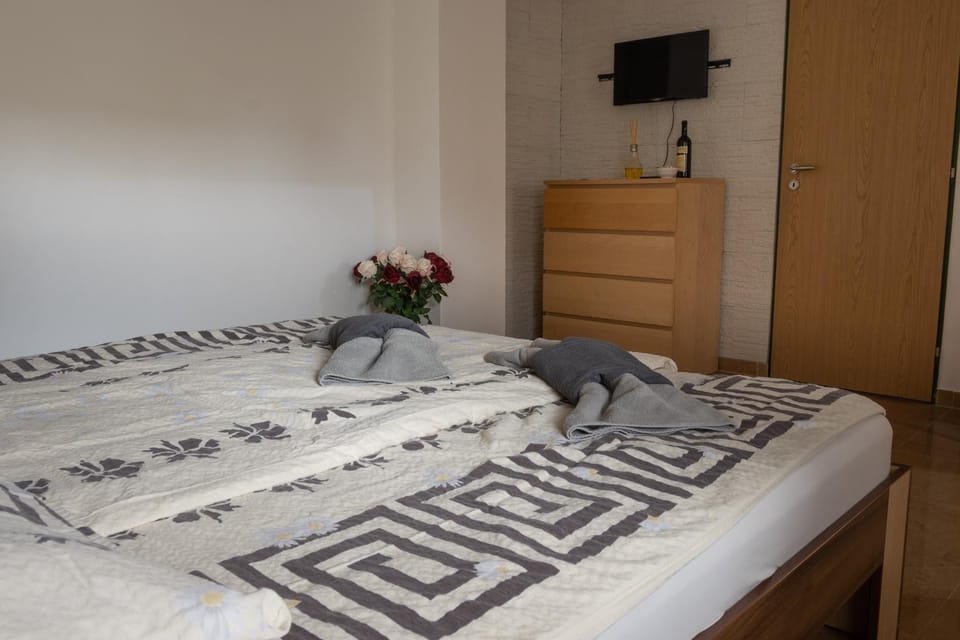 Bed, Photo of the whole room