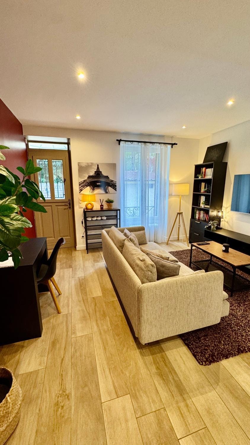 Living room, Seating area