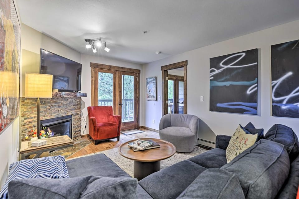 Main Street Frisco Condo w/ Private Patio! House in Frisco