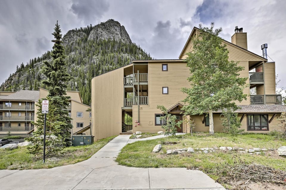 Main Street Frisco Condo w/ Private Patio! House in Frisco