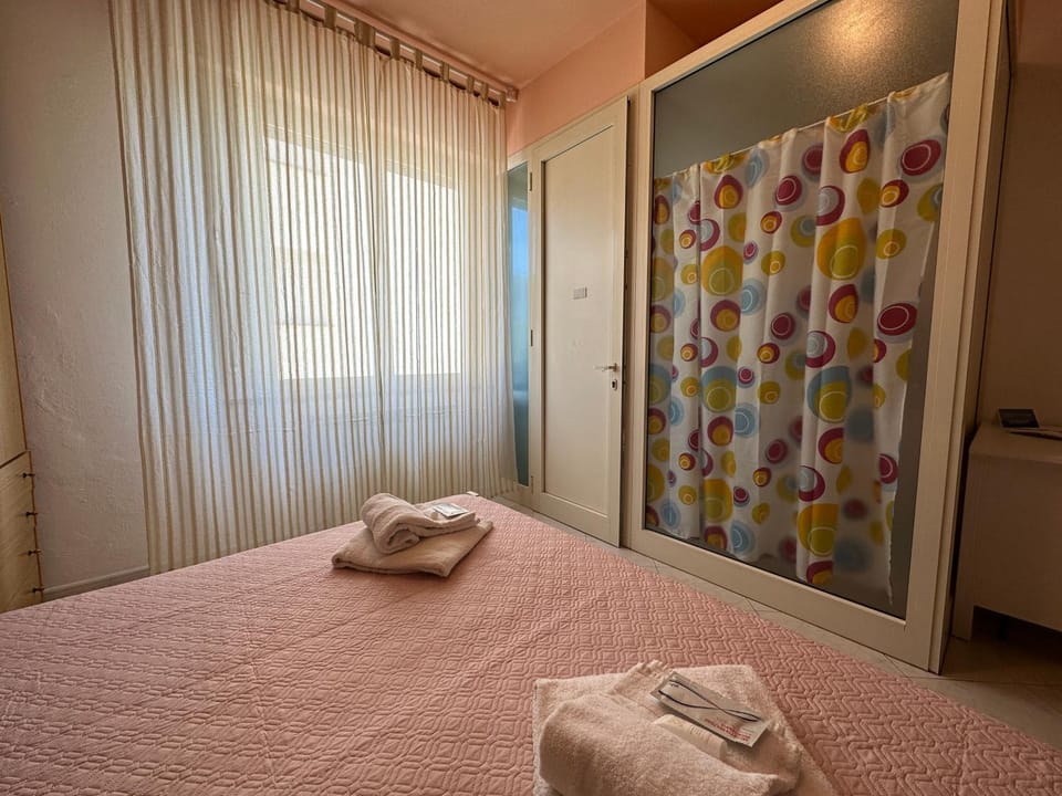 Bed, Photo of the whole room, Bedroom, towels, wardrobe