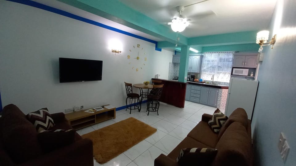 TV and multimedia, Living room, Seating area, fireplace