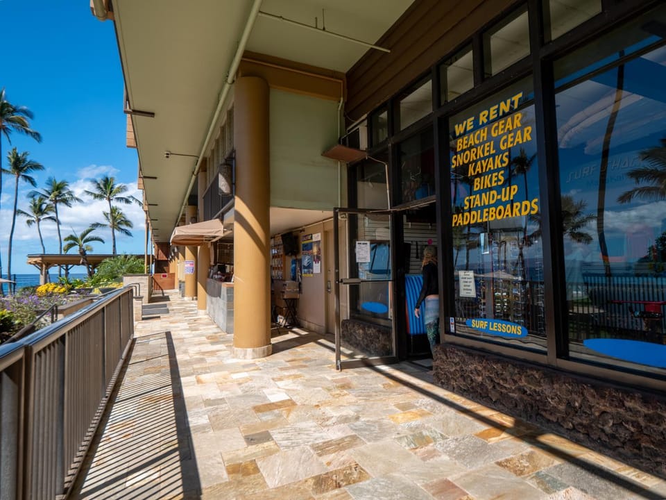 Top Floor Oceanfront location with great swimming and snorkeling MKM809 House in Wailea