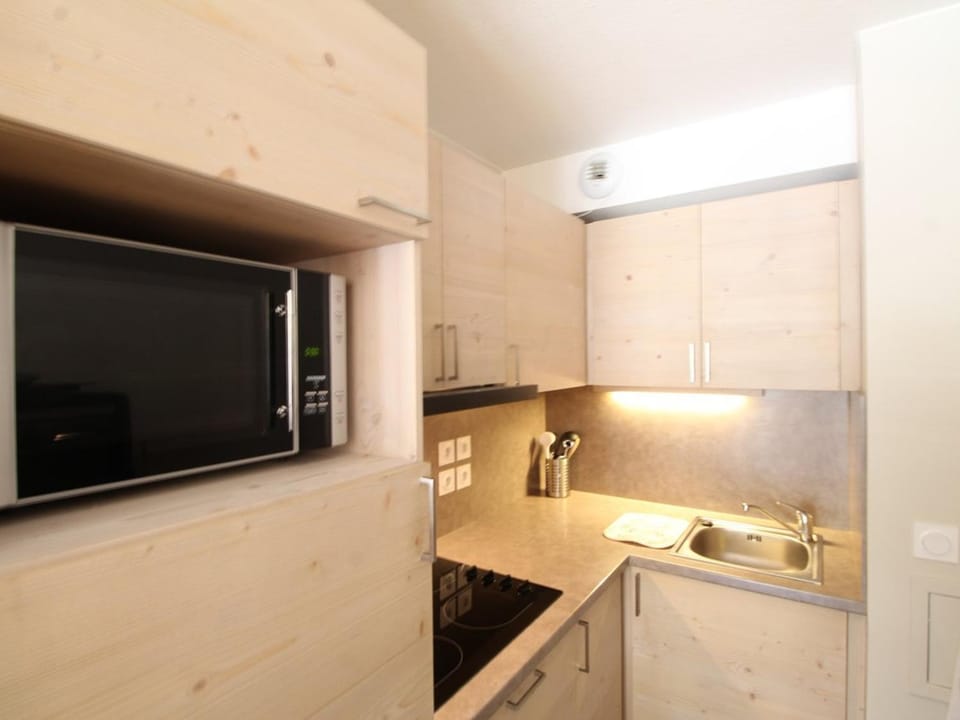 Flaine: 4P au pied des pistes, piscine, parking, 8 pers - FR-1-687-15 Apartment in Arâches-la-Frasse