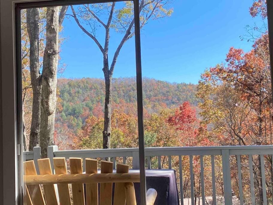 Montreat Round House - mountain views, renovated House in Montreat