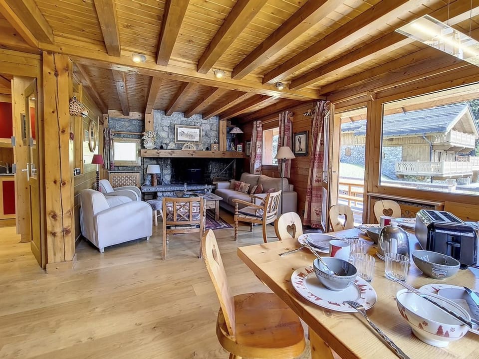 Chalet Méribel : Ski aux pieds, spacieux, lumineux avec cheminée - FR-1-688-15 Chalet in Les Allues