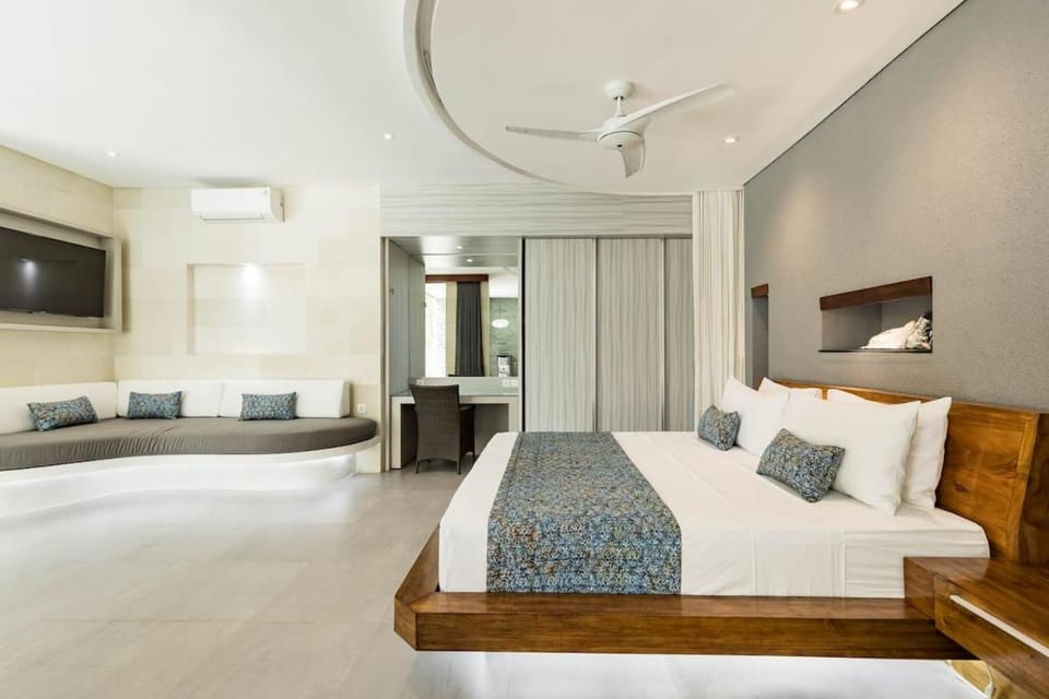 Bed, Living room, Evening entertainment, Bedroom, fireplace, air conditioner