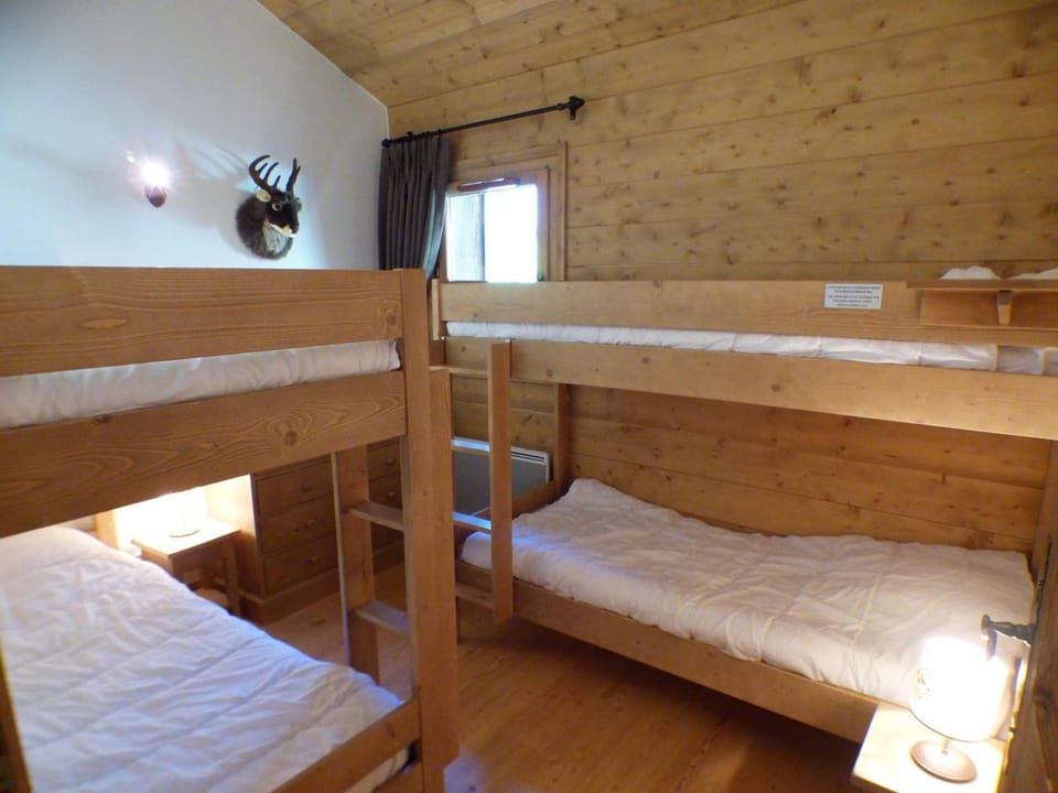 Duplex 4 pièces avec piscine intérieure, parking, 8 pers, proche Les Saisies - FR-1-594-303 Apartment in Villard-sur-Doron