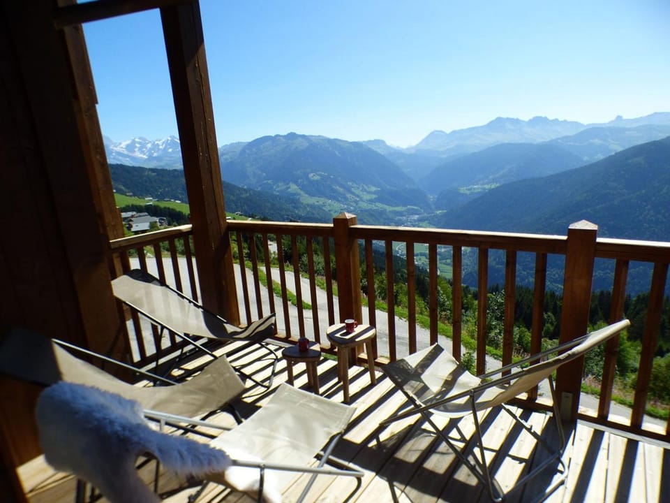 Duplex 4 pièces avec piscine intérieure, parking, 8 pers, proche Les Saisies - FR-1-594-303 Apartment in Villard-sur-Doron