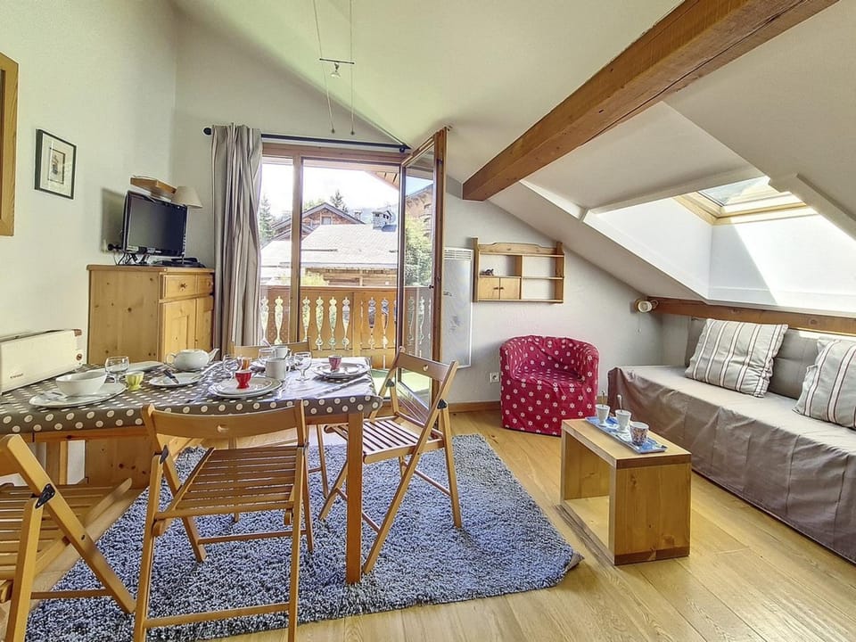 Studio confortable avec balcon, WIFI, parking proche des pistes à Méribel - FR-1-688-22 Apartment in Les Allues