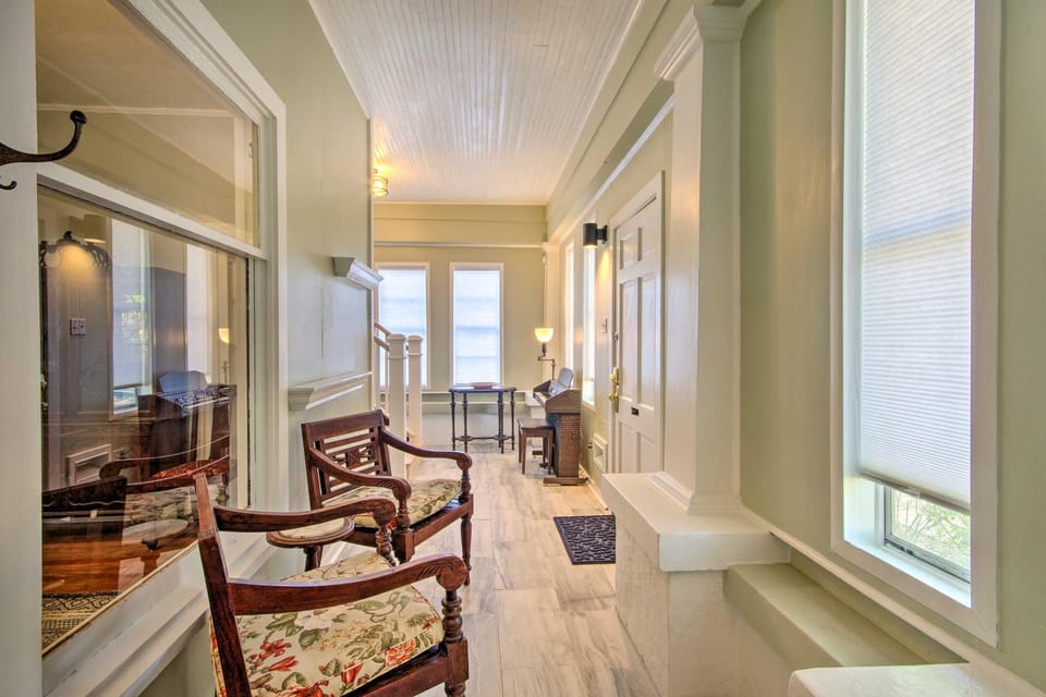 Pet-Friendly Natchez Home: Walk to Downtown! House in Natchez