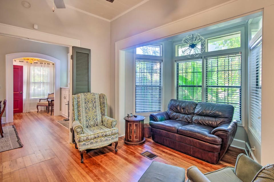 Pet-Friendly Natchez Home: Walk to Downtown! House in Natchez