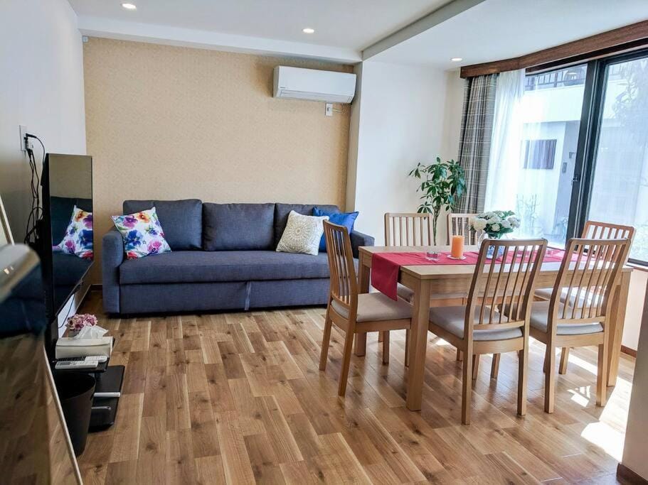 TV and multimedia, Living room, Dining area