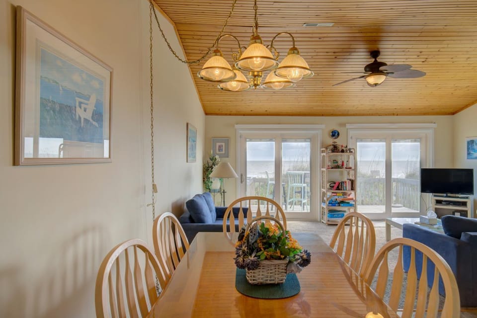 NTB2976 Beach Tracks House in North Topsail Beach