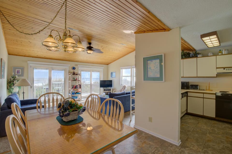 NTB2976 Beach Tracks House in North Topsail Beach