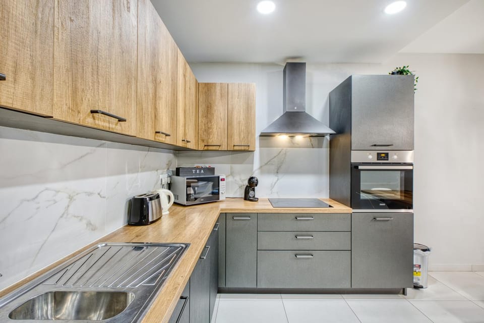 Modern Luxury Apartment in Swieqi - Premium Stay by SF Homes Apartment in Malta