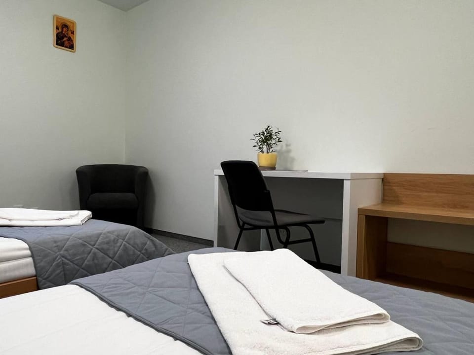 Bed, Photo of the whole room, Bedroom, hair dresser