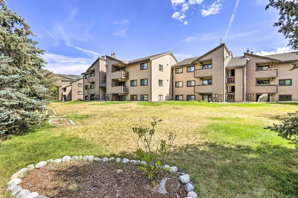 Chic Condo: Steps to Beaver Creek Ski Slopes! House in Avon