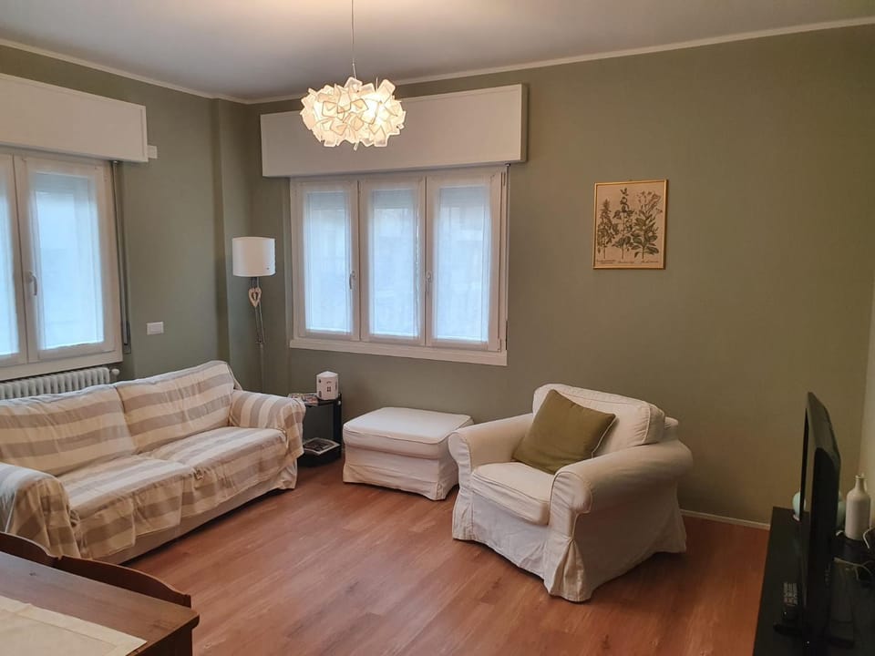 Casa Botta. Ampio appartamento luminoso e confortevole Apartment in Lombardy