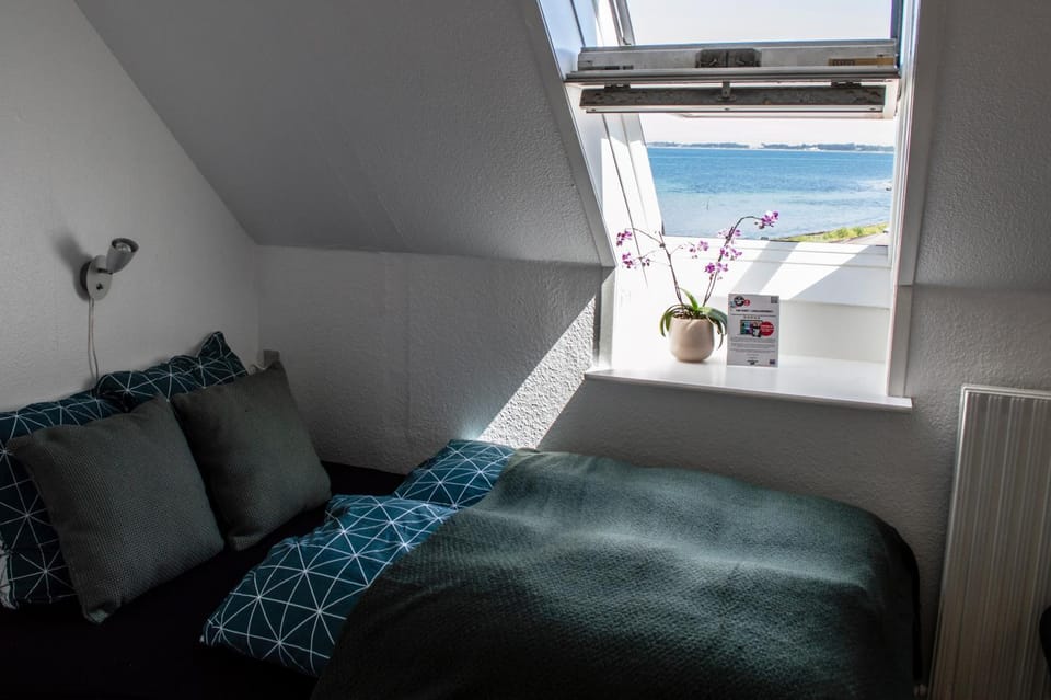 Bed, Bedroom, Sea view