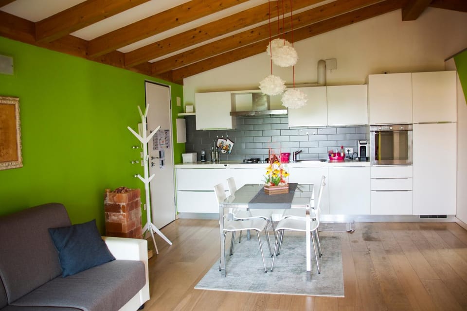 Kitchen or kitchenette, Living room