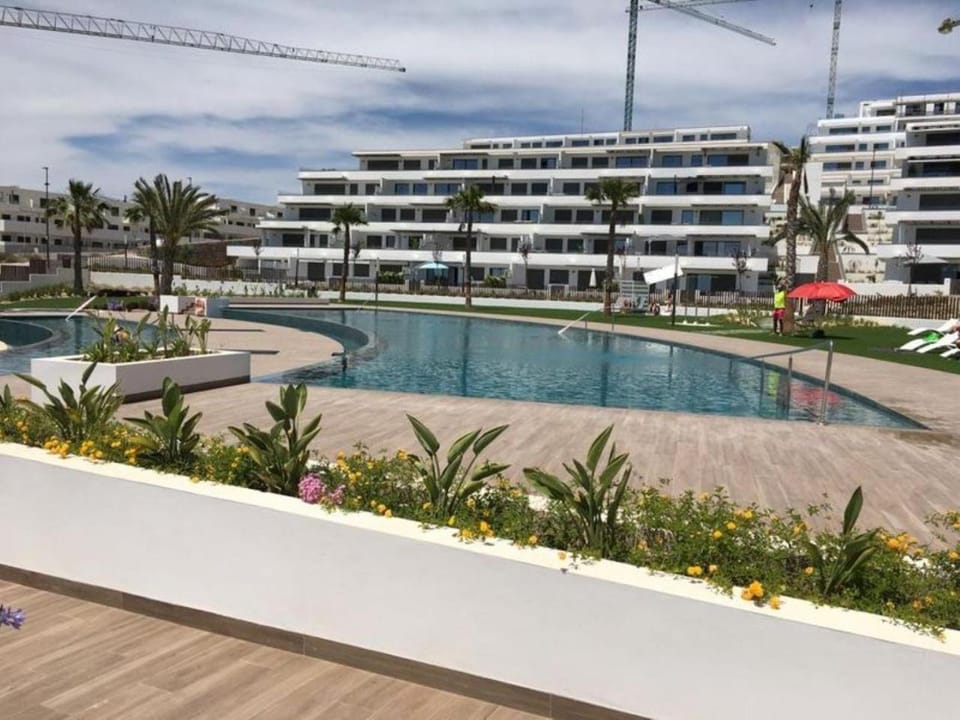 Swimming pool, sunbed