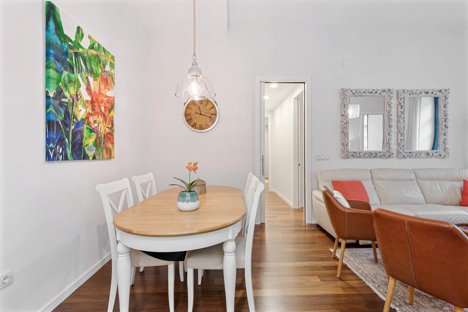 Living room, Seating area, Dining area