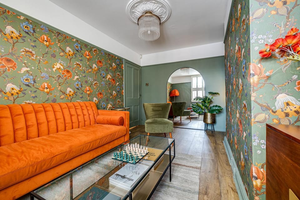 Living room, Seating area