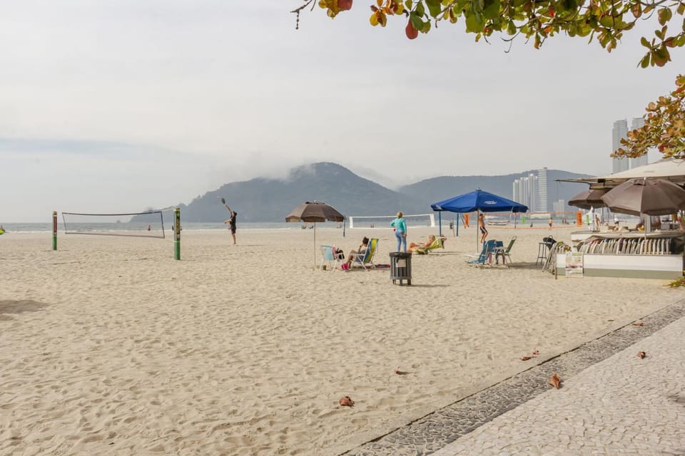 Apto a 50m da Praia em Balneário Camboriú P825 Apartment in Camboriú