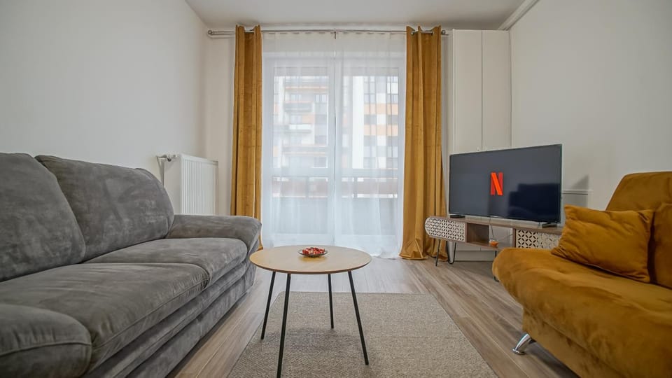 Communal lounge/ TV room, TV and multimedia, Living room, Seating area, Evening entertainment