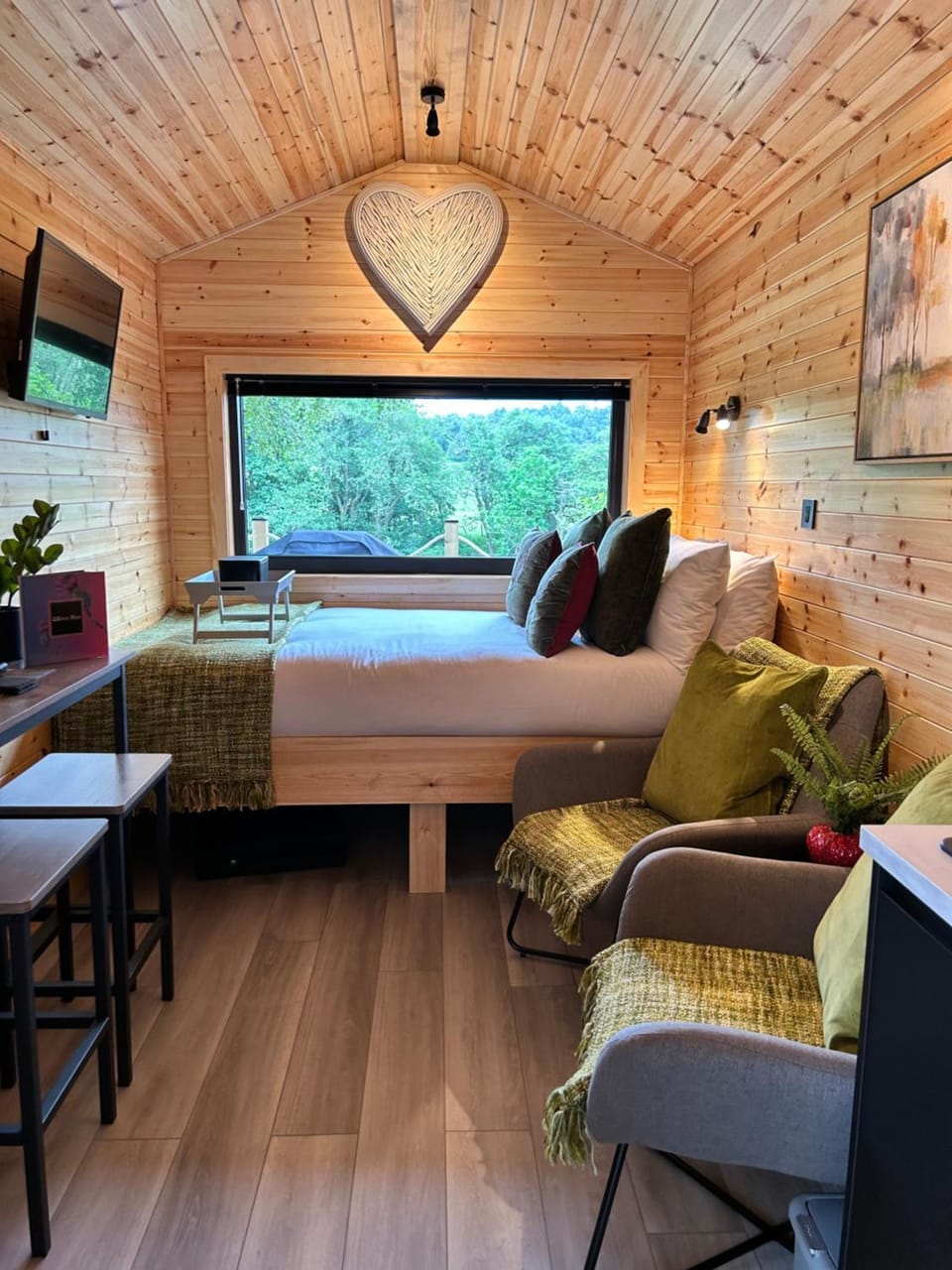River Huts with Private Hot Tubs Campground/ 
RV Resort in Scotland