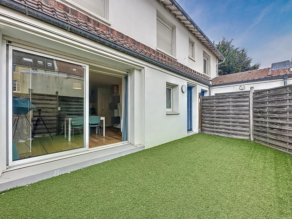 Property building, Patio