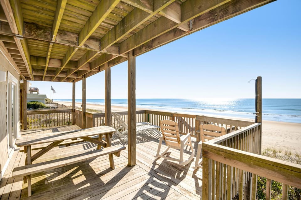 SC2404 Armstrong House in Surf City