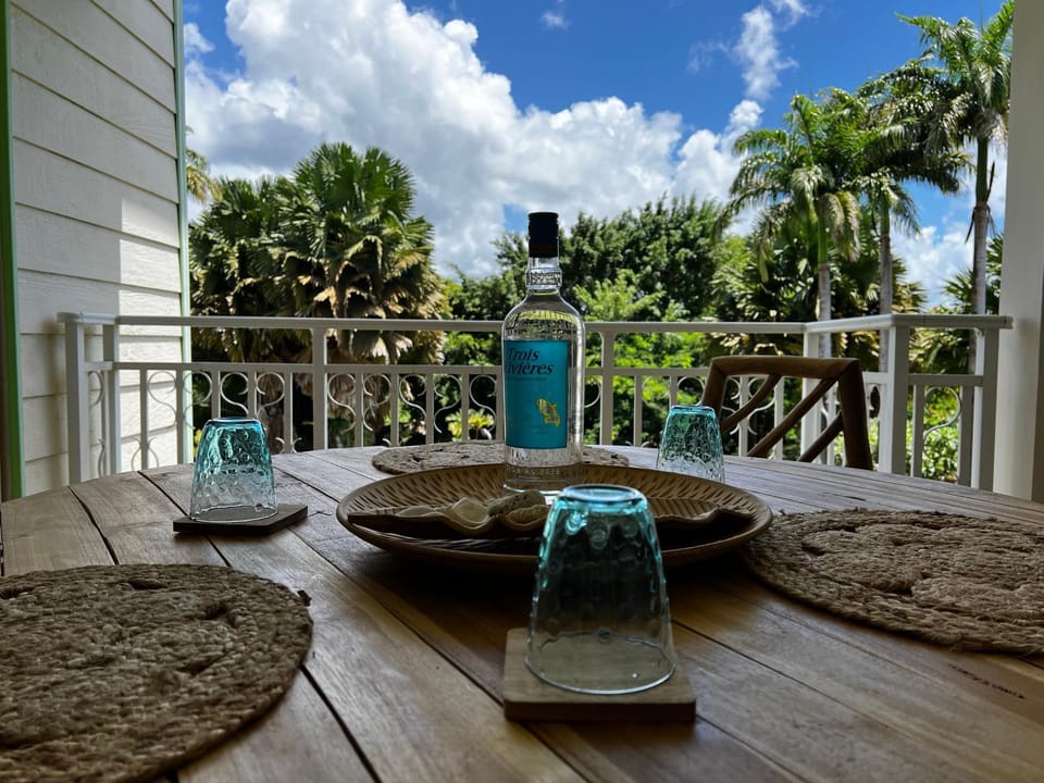 View (from property/room), Balcony/Terrace, Dining area