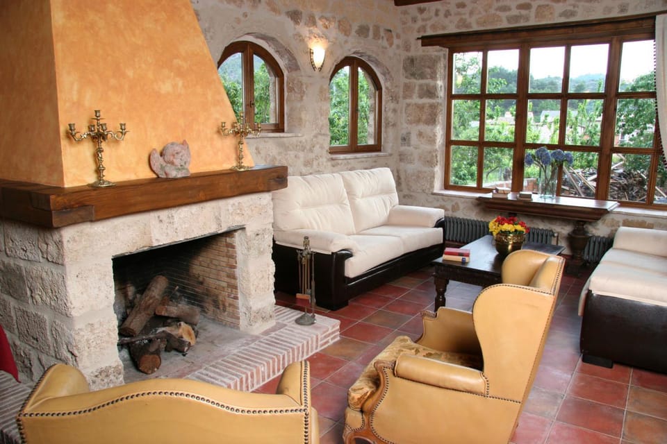 Living room, Lounge or bar