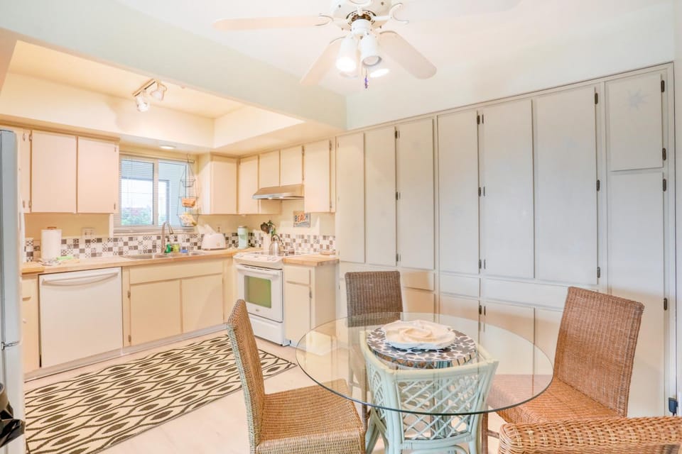 Carefree Cottage House in Clearwater Beach