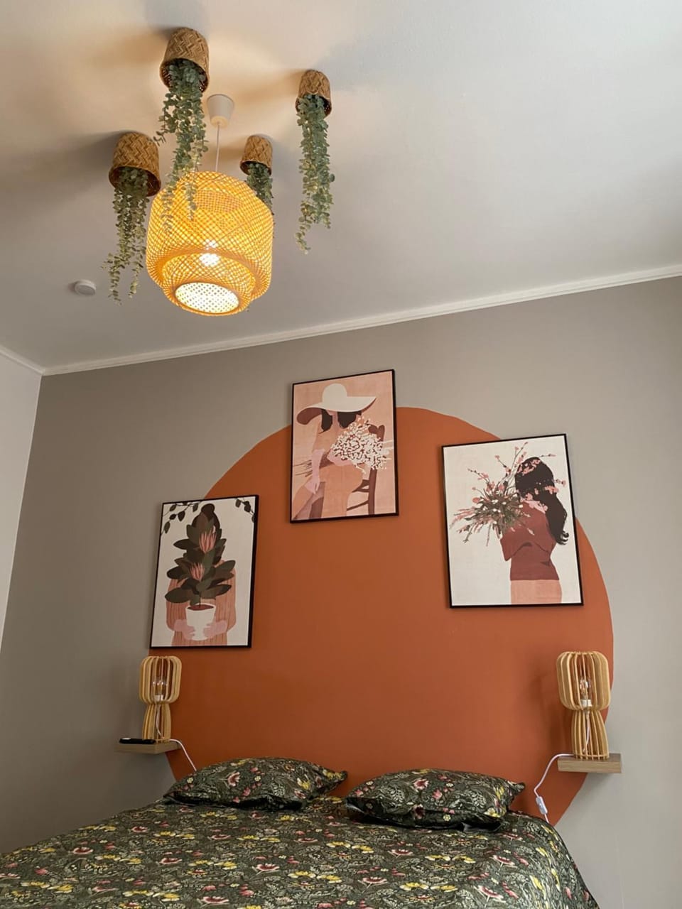 Bed, Decorative detail, Bedroom