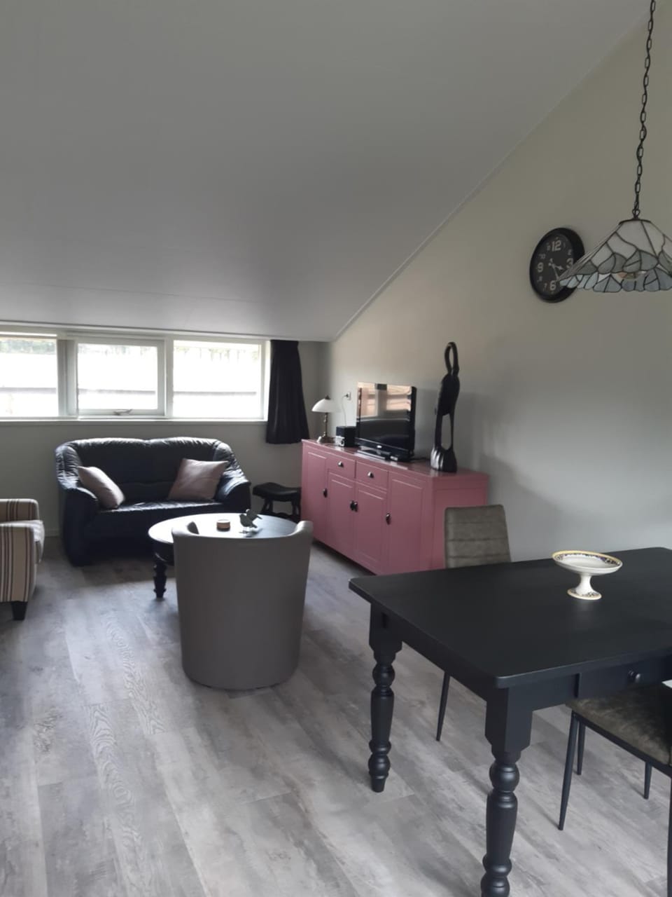 Seating area, Dining area