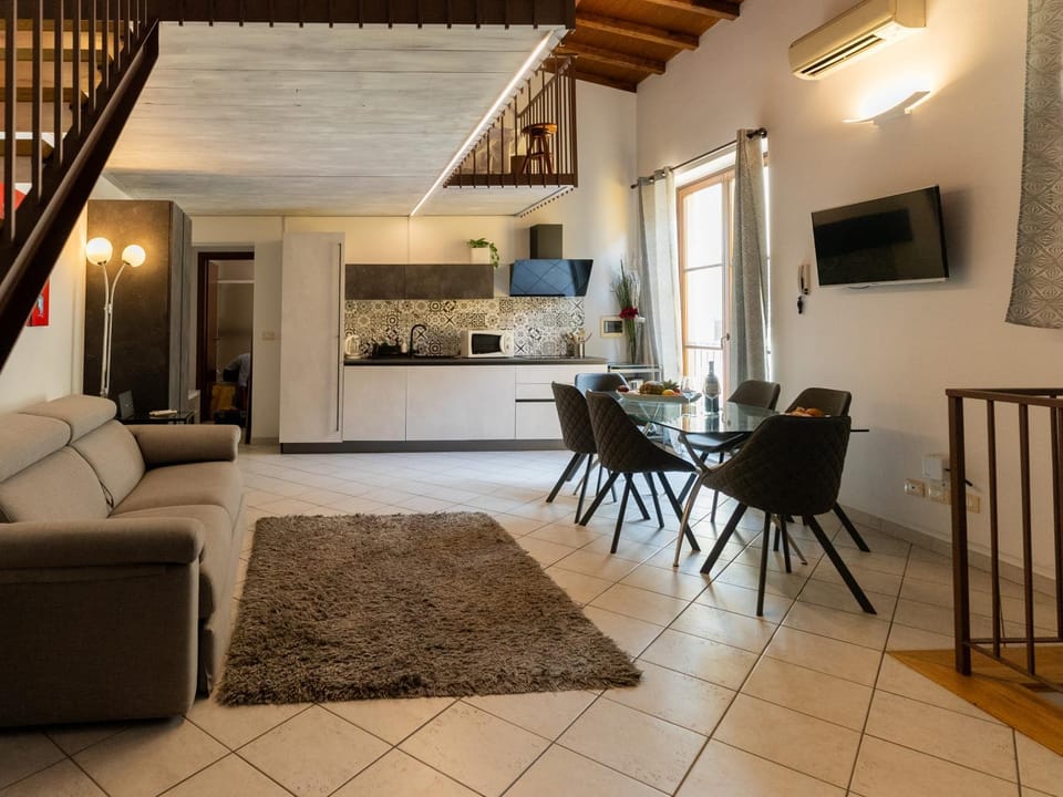 Living room, Dining area