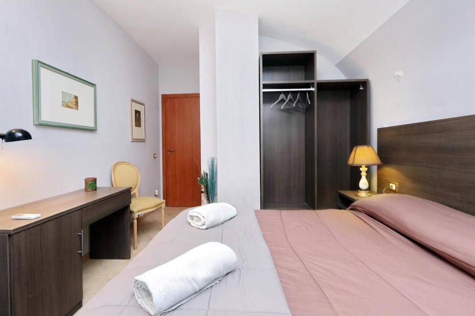 Gallery Home Apartment in Rome