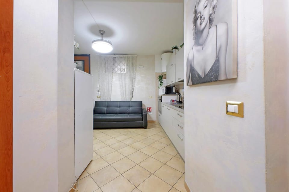Gallery Home Apartment in Rome