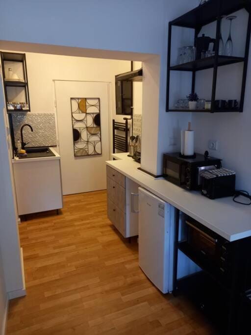 Kitchen or kitchenette