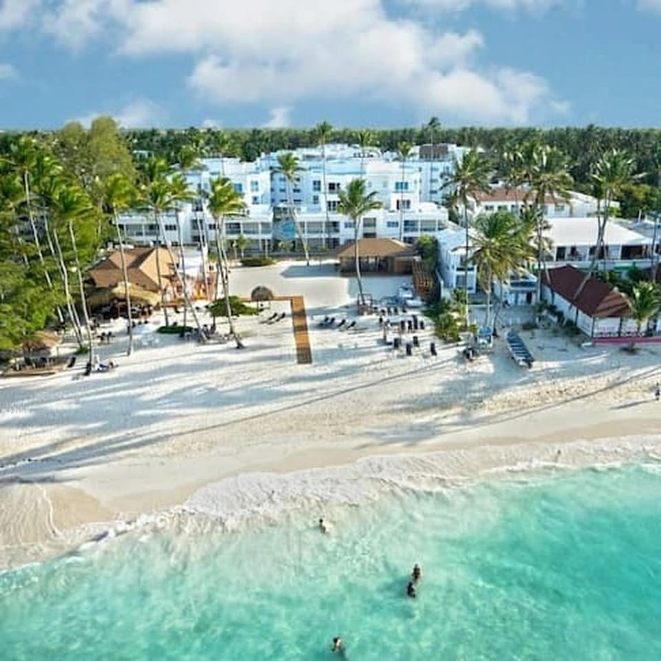 Nearby landmark, Natural landscape, Bird's eye view, Beach, Sea view, group of guests