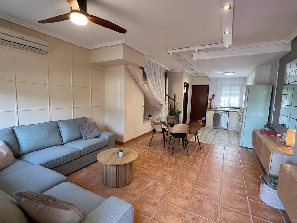 Seating area, Dining area, kitchen