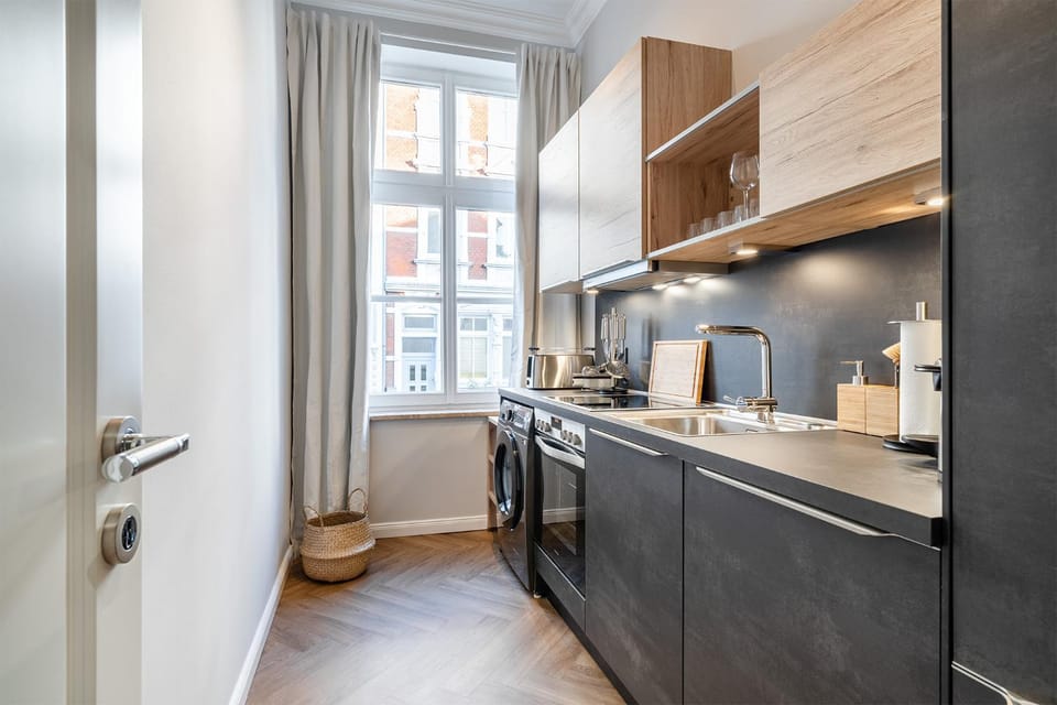 Kitchen or kitchenette