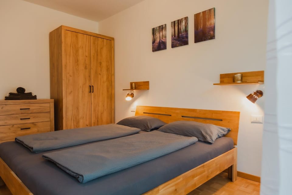 Bed, Bedroom, wardrobe