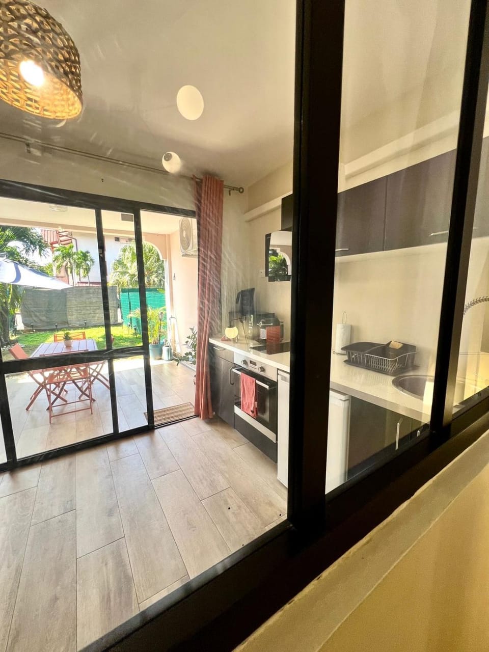 Kitchen or kitchenette, Dining area, stove