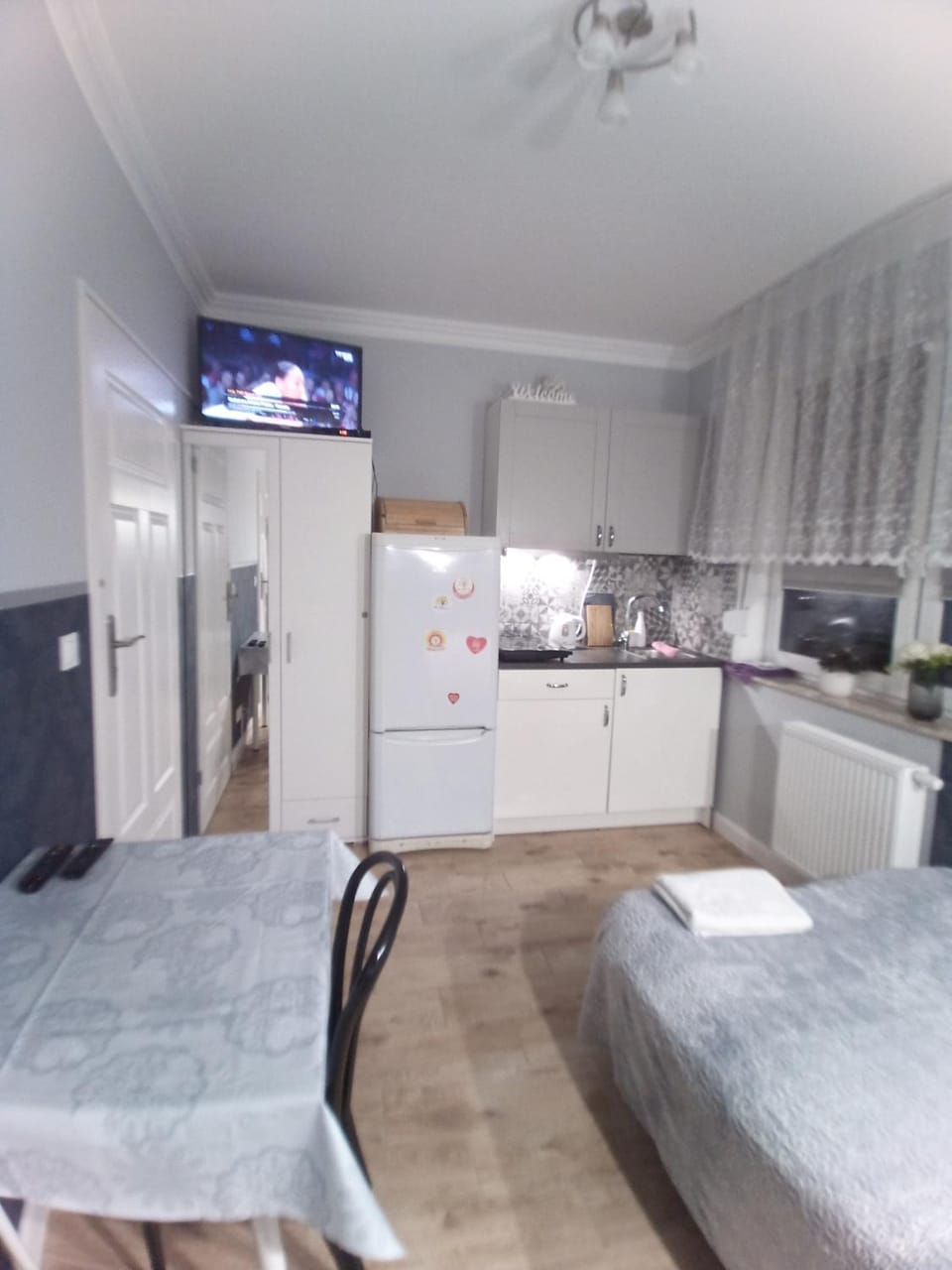Studio Jutrzenka z łazienką by Apartamenty na dni Wrocław Apartment in Wroclaw